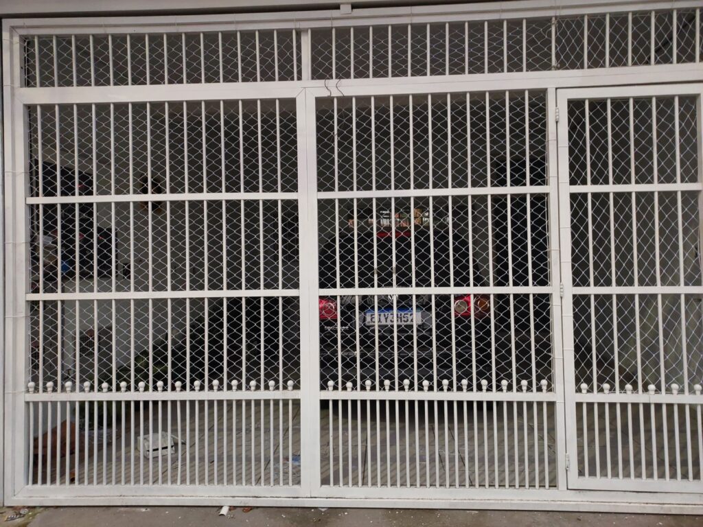 telas de proteção em portões